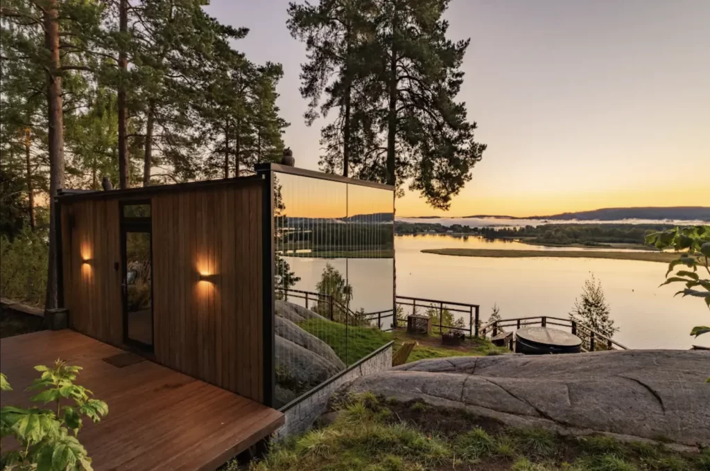 Cabina de vidrio espejado (Akershus, Noruega)