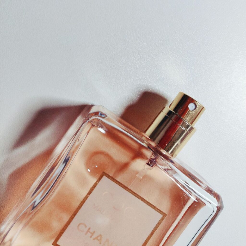 Perfumes populares de los años 2000 que regresan en 2024: Nostalgia y Tendencias Olfativas