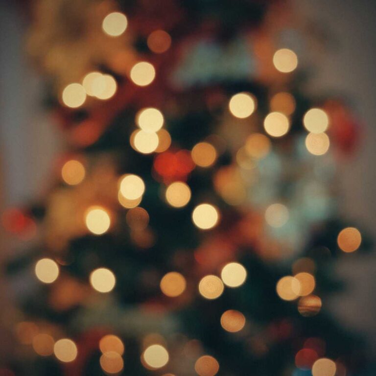 Adornos navidenos de cristal para agregar elegancia a tu decoracion festiva 2