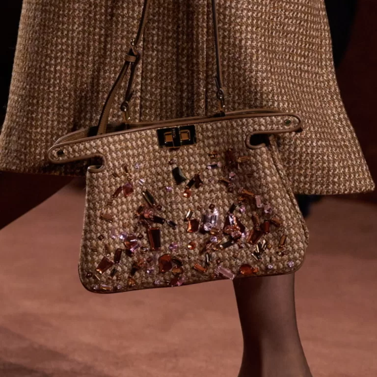 Desfile del centenario de Fendi tradicion e innovacion en la moda