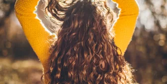 Rizador de pelo automático crea ondas perfectas sin esfuerzo