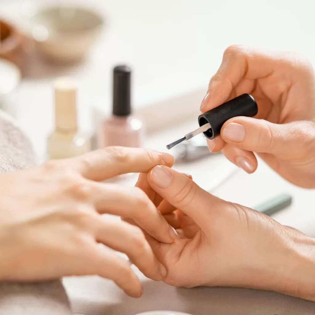 Diseños de uñas naturales para la primavera-verano 2025 5 ideas