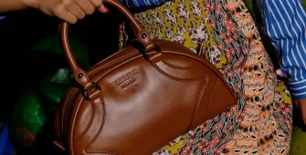 Bolsos tipo bowling el regreso Y2K que conquista el 2025 IC