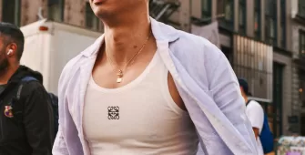 El white tank es un básico esencial que no pasa de moda IC