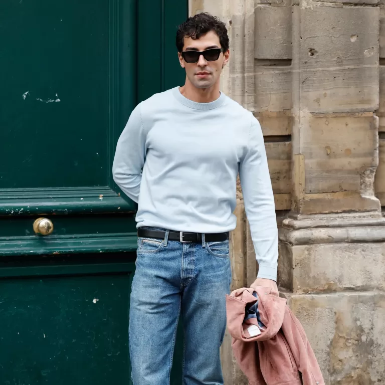 Tendencias de moda masculina SS26 sostenibilidad tecnologia y minimalismo IC