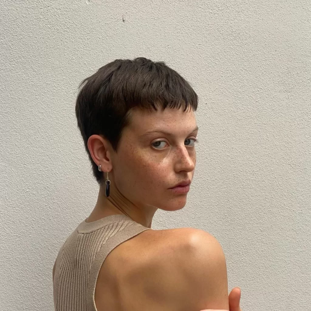 Androgynous Hairstyles 2025 cortes sin género en tendencia IC