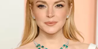 Lindsay Lohan lifting facial IC