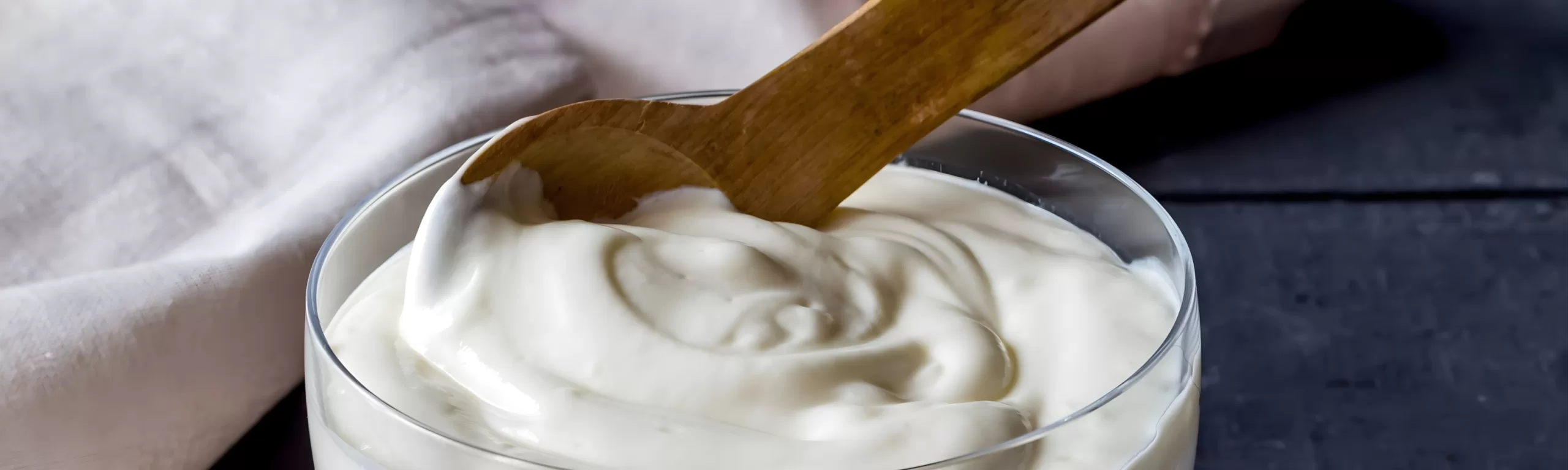 Cenar solo yogur culpa, ligereza y lo que hay detrás