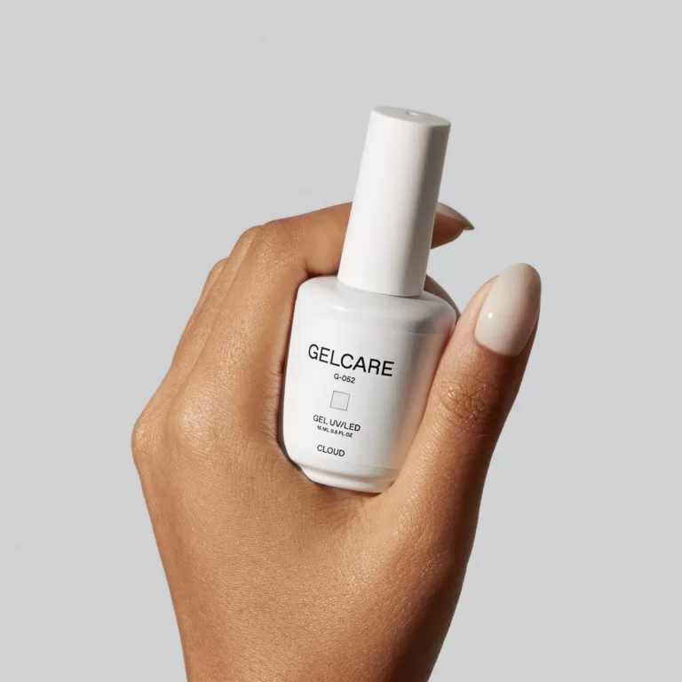 manicura cloud dancer pantone IC