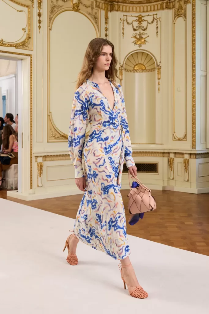 Collage tendencias vestidos florales oficina primavera-verano 2026