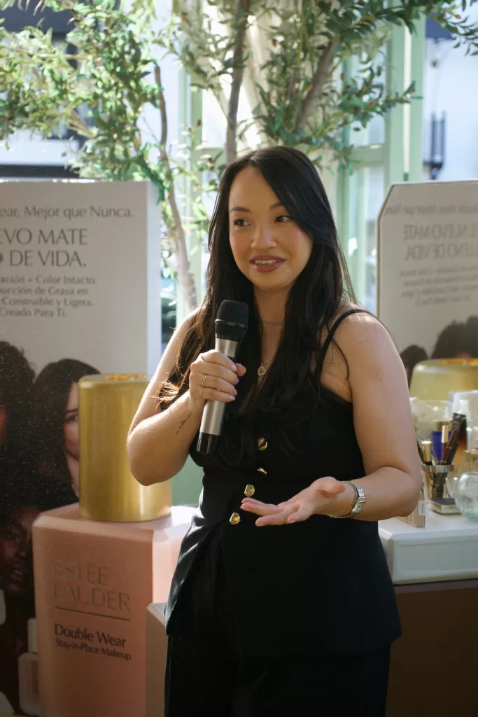 Base Double Wear reformulada el ícono de Estée Lauder se reinventa después de 30 años 5