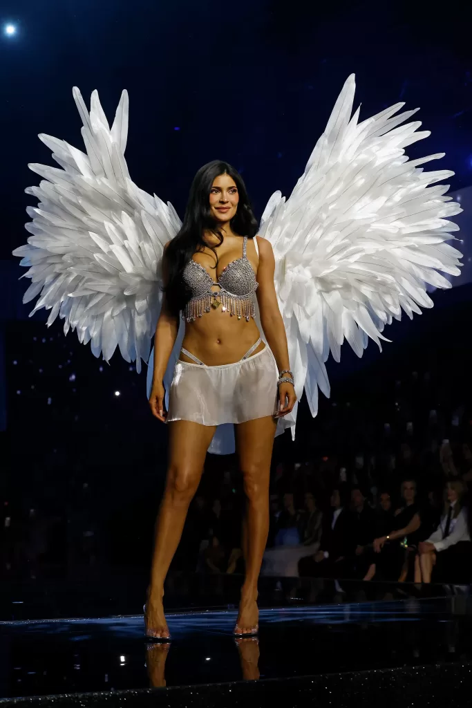 Victorias Secret 62 1 scaled