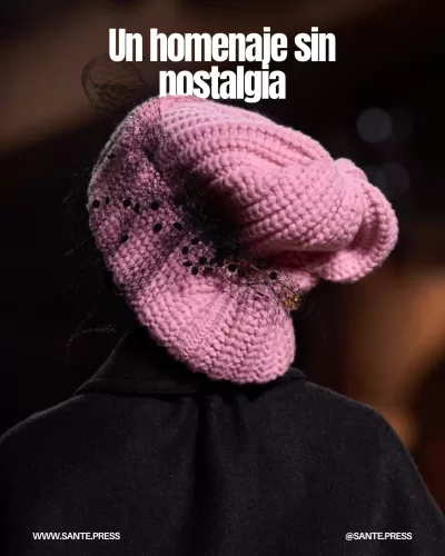 Colección de Fendi que evoca emociones y adrenalina, con gorros de punto y peinados en forma de infinito que conectan generaciones.